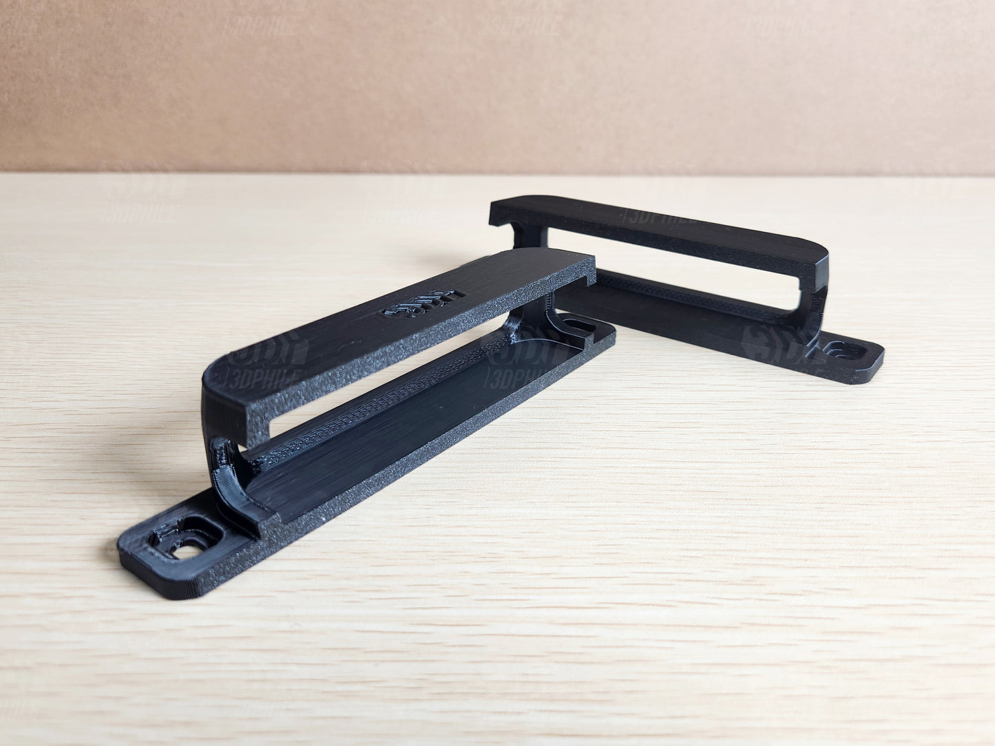 Dell Wyse TX0 thin client under-desk mounting brackets