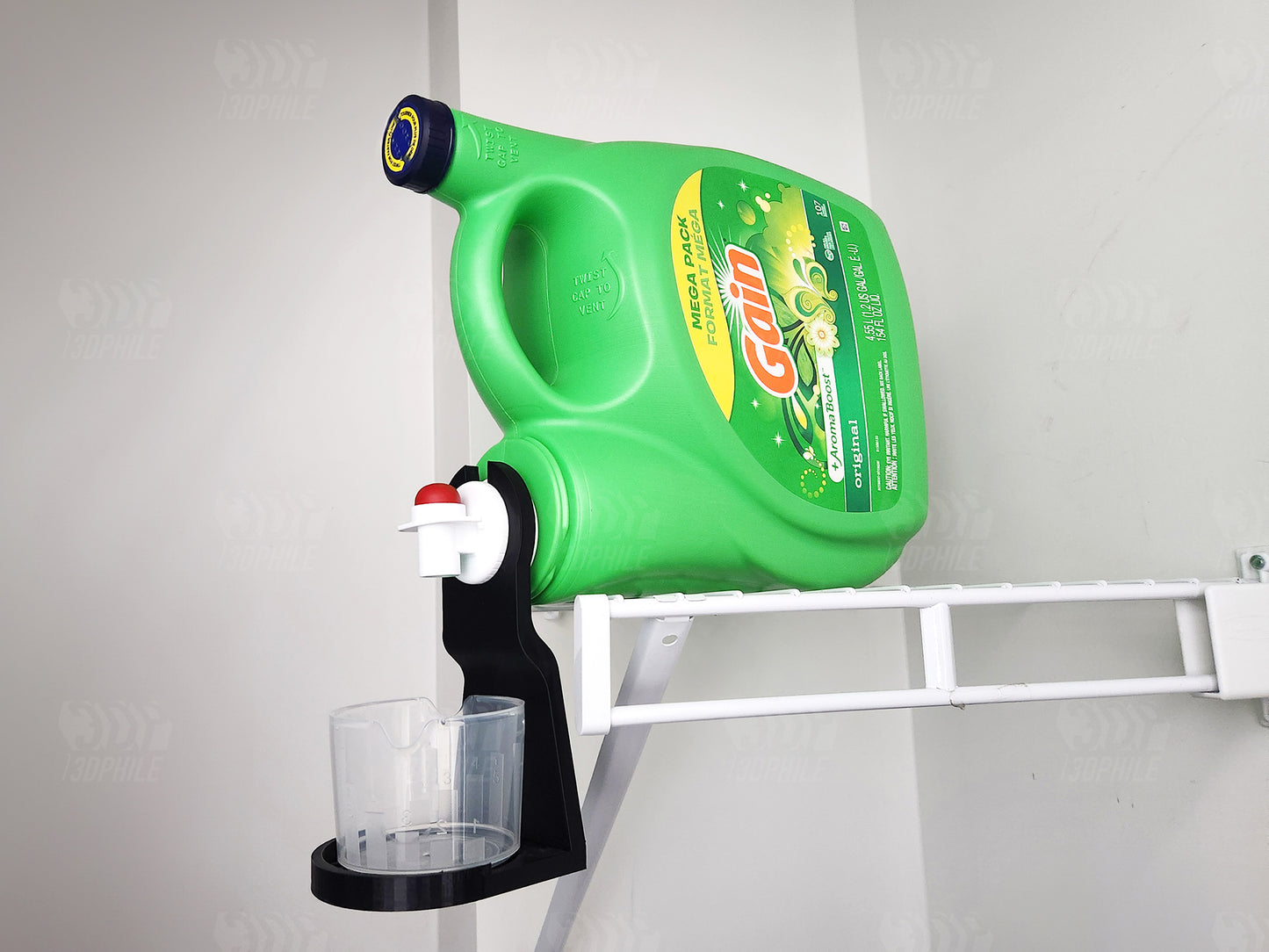 Laundry detergent drip tray platform